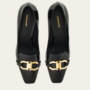 New Ferragamo Pumps with Gancini Ornament Size 8